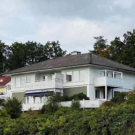 Apartment Right Next To The Golf Course And With The Ocean Just Around The Corner Ljungskile Eksteriør billede