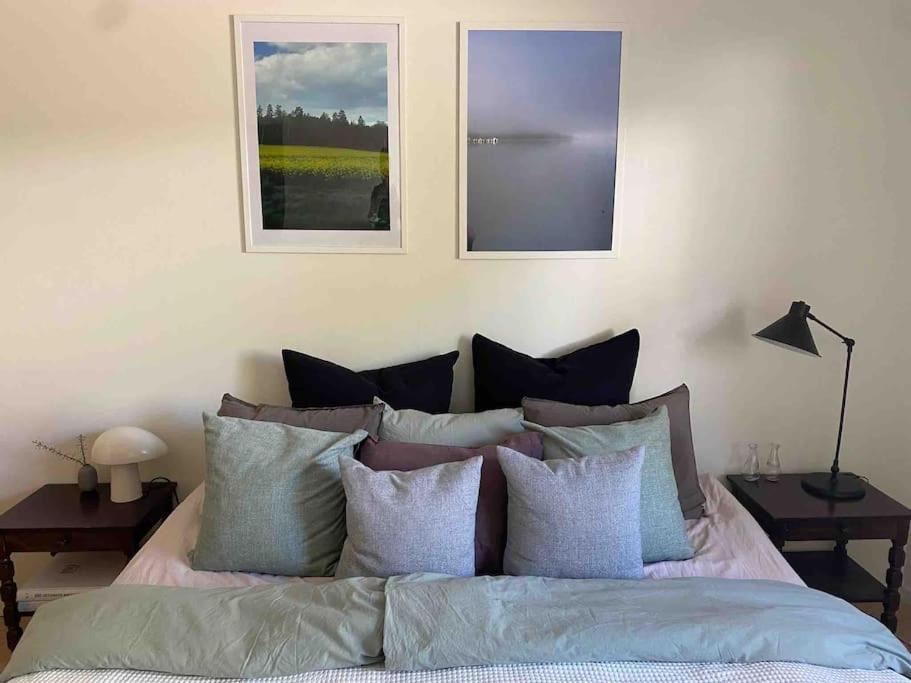 Apartment Right Next To The Golf Course And With The Ocean Just Around The Corner Ljungskile Eksteriør billede