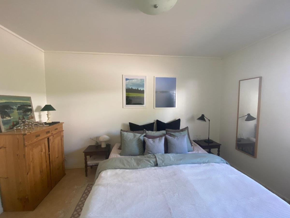 Apartment Right Next To The Golf Course And With The Ocean Just Around The Corner Ljungskile Eksteriør billede