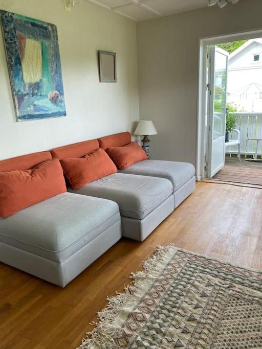 Apartment Right Next To The Golf Course And With The Ocean Just Around The Corner Ljungskile Eksteriør billede